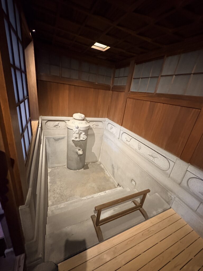 道後温泉の天皇専用風呂「又神殿」