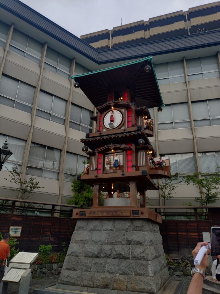 島後温泉駅前からくり時計